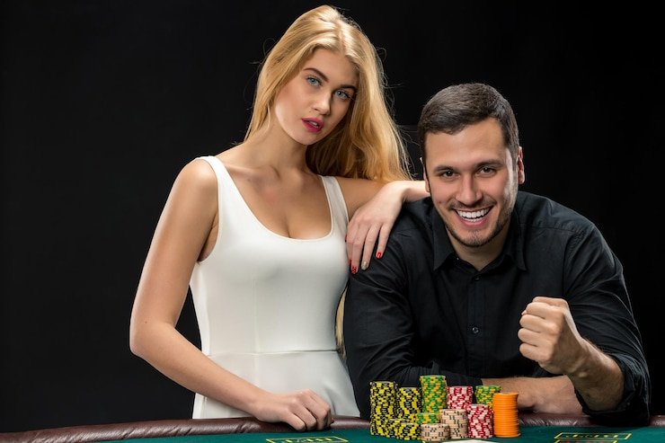 Diverse casino games on 369club offering slots and live dealers
